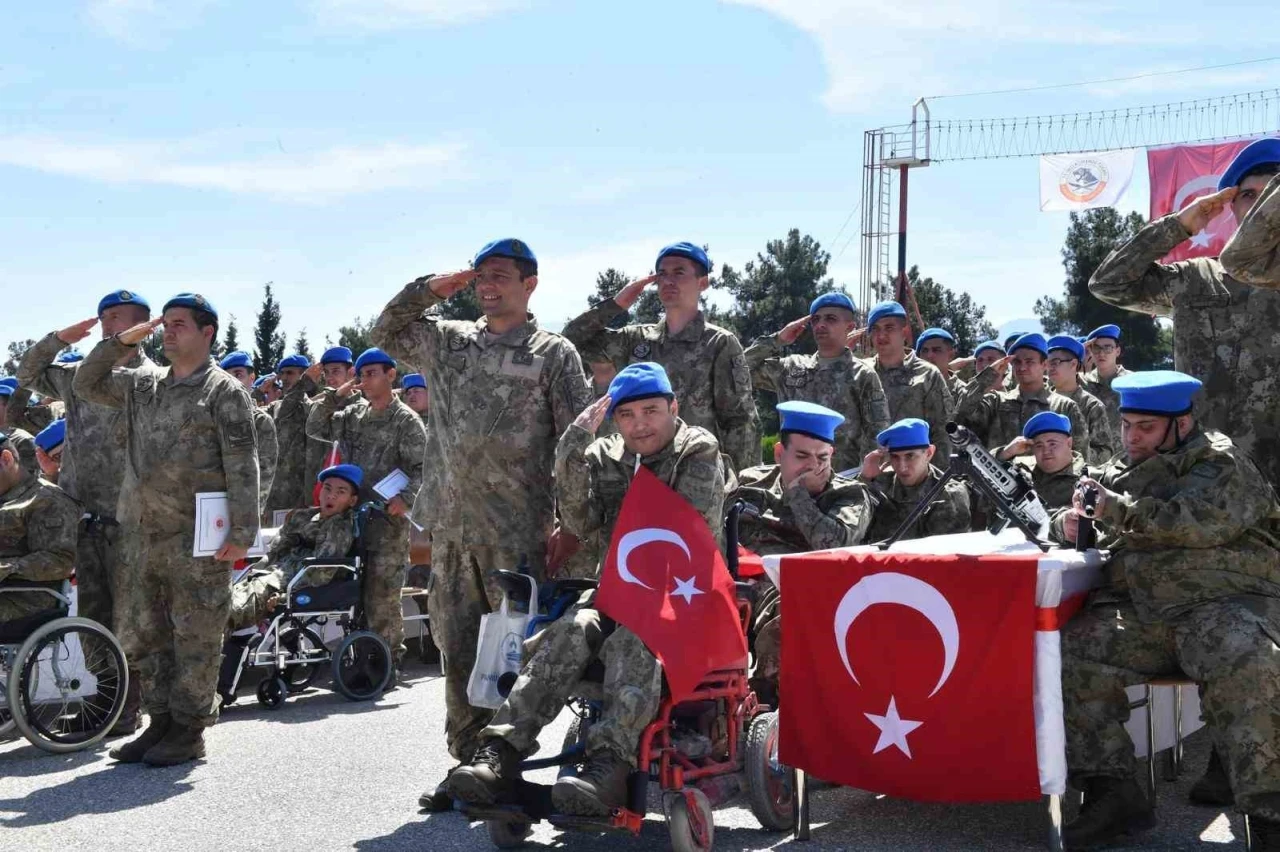 Özel gençler vatani görevlerini yerine getirdi
