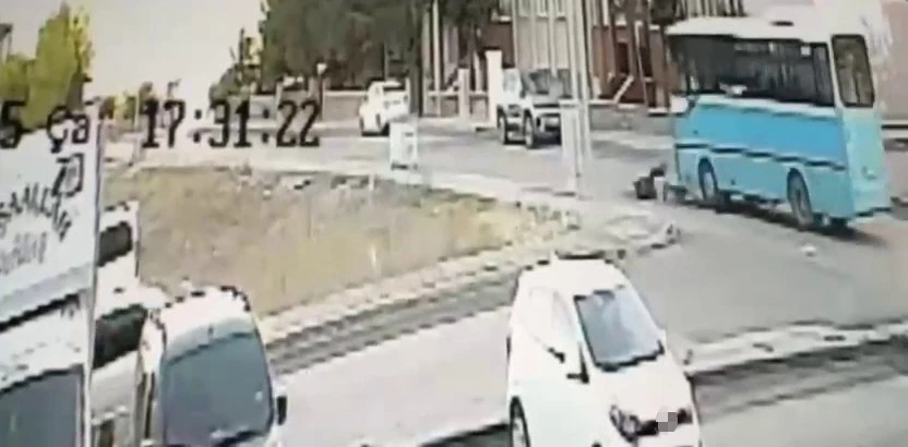 Özel halk otobüsünün çarptığı bisikletli çocuk ağır yaralandı
