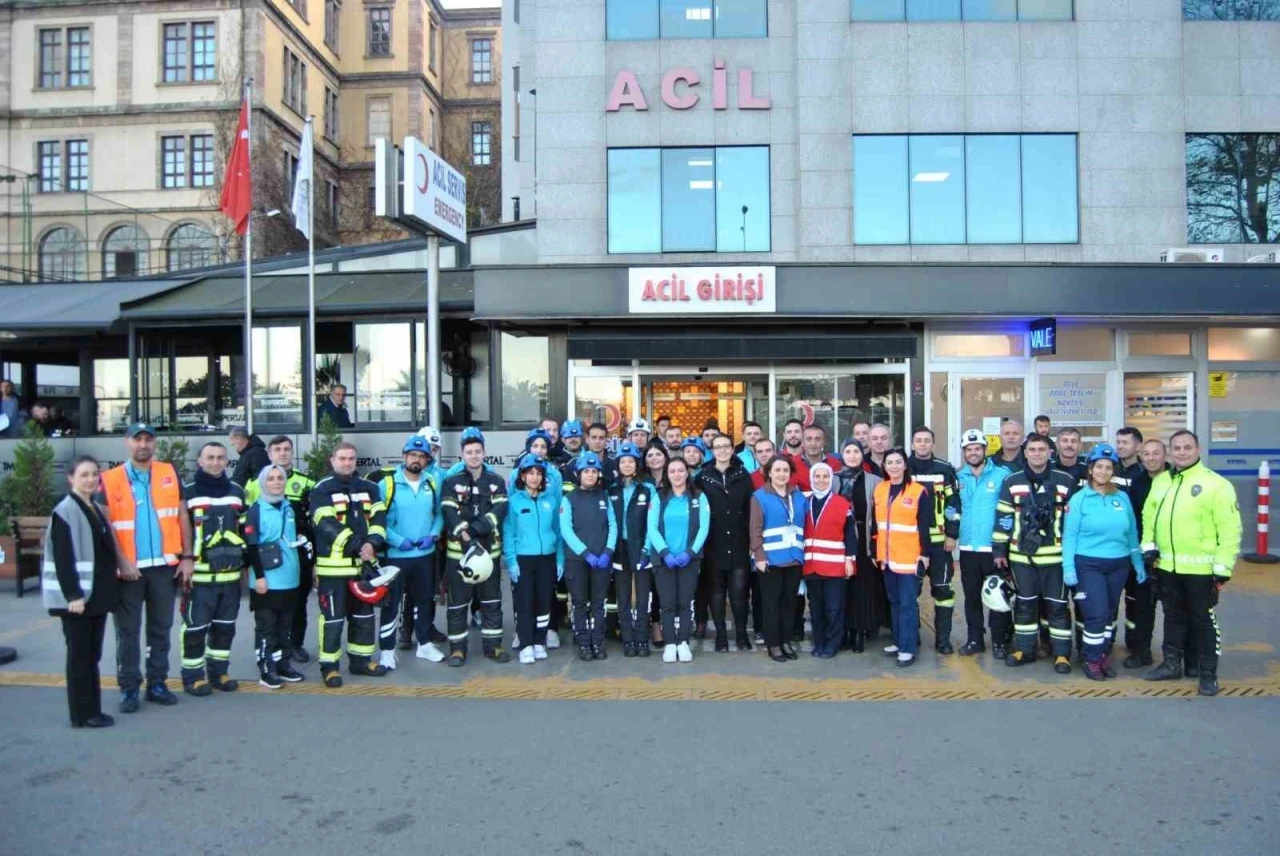 Özel İmperial Hastanesi’ndeki yangın tatbikatı gerçeğini aratmadı
