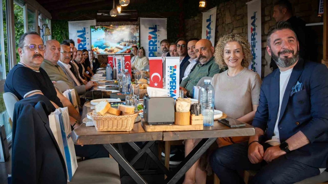 &Ouml;zel İmperial Hastanesi y&ouml;neticileri, Ak&ccedil;aabat&rsquo;ta STK ve banka temsilcileriyle buluştu
