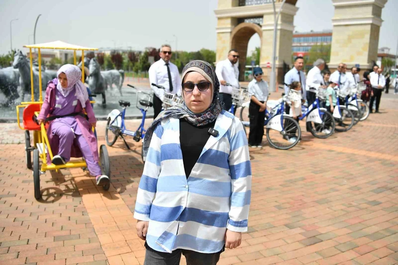 Özel vatandaşlar, ilk kez bisiklet sürdü
