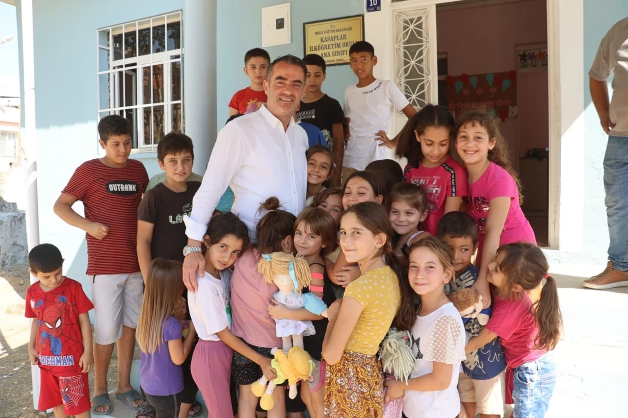 Özgür Arıcı: &quot;Baba; varlığı ile güç veren, aile birliğinin bel kemiğidir&quot;
