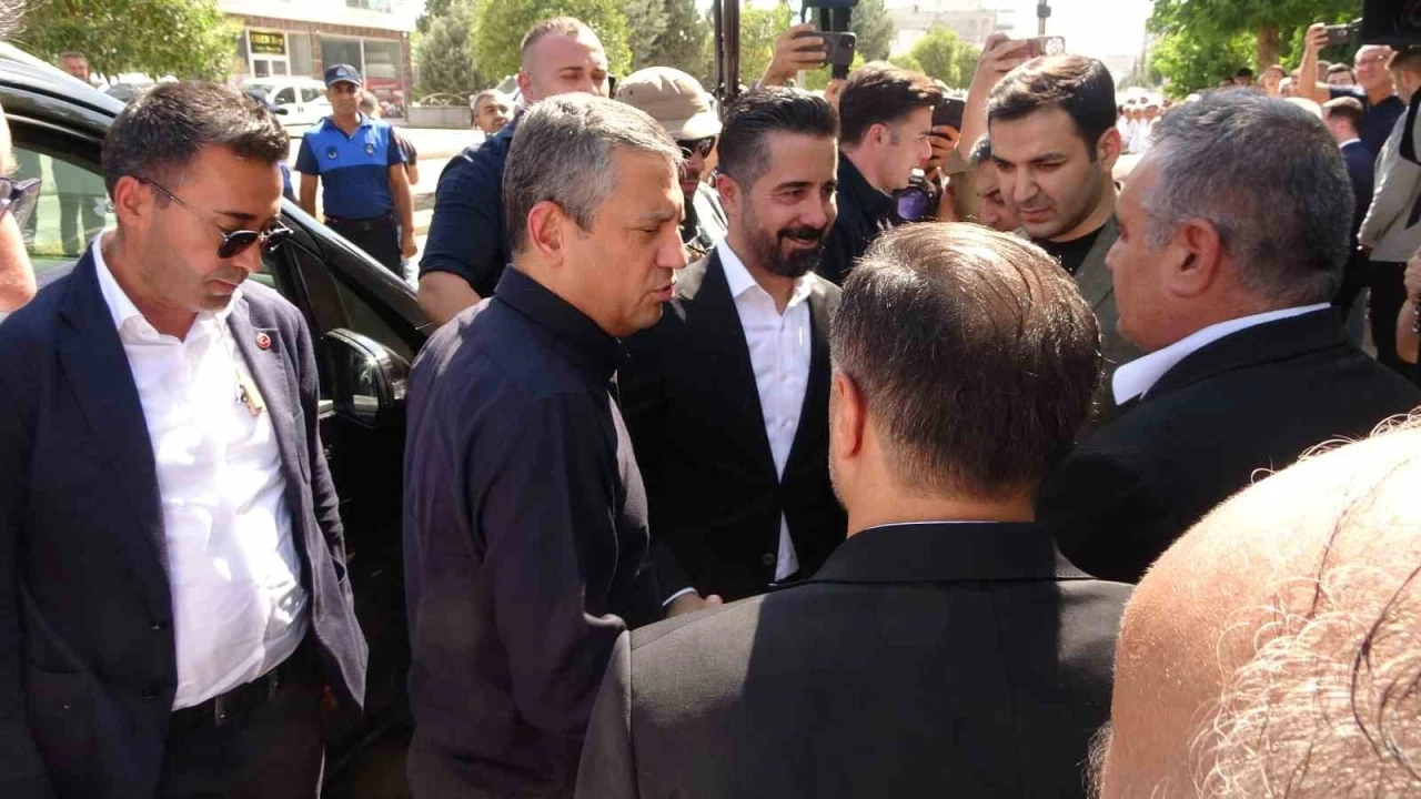 Özgür Özel’den Abdurrahman Tutdere’ye destek ziyareti
