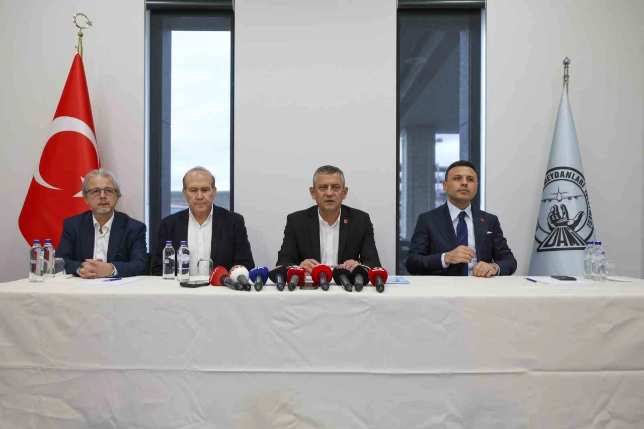 Özgür Özel: &quot;Bundan sonraki süreçte Gazze yönetiminde Filistinlilerin söz sahibi olması lazım&quot;
