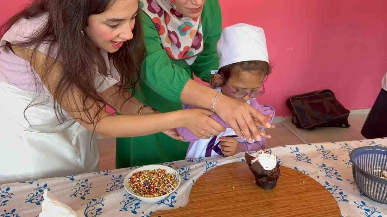 Özkar Özel Eğitim Uygulama Okulu’ndan ’Pasta Atölyesi’
