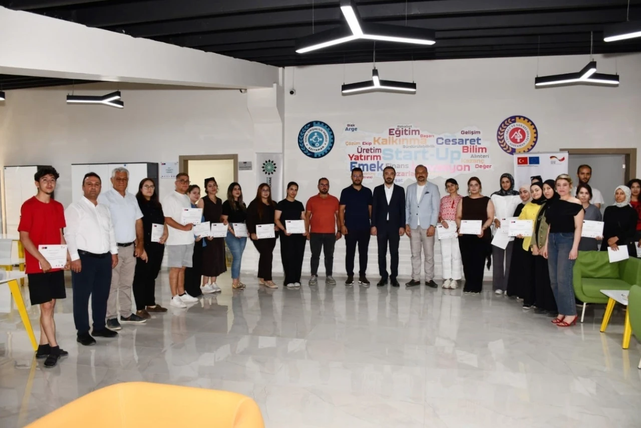 PACE Projesi kursiyerleri sertifikalarını aldı
