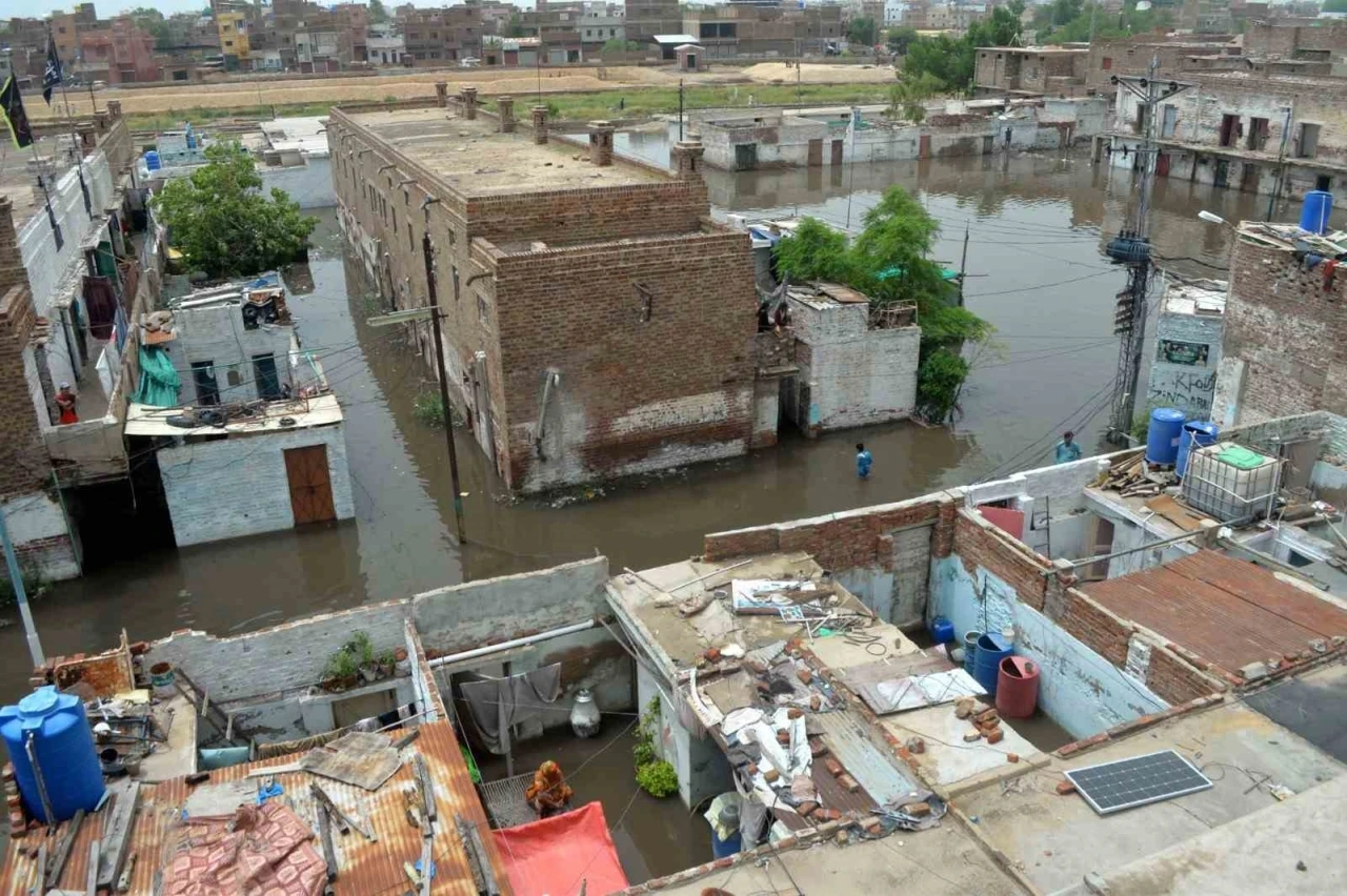 Pakistan’da etkili olan muson yağışlarında can kaybı 117’ye yükseldi
