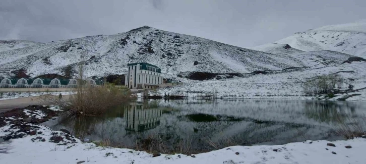 Palandöken beyaza büründü
