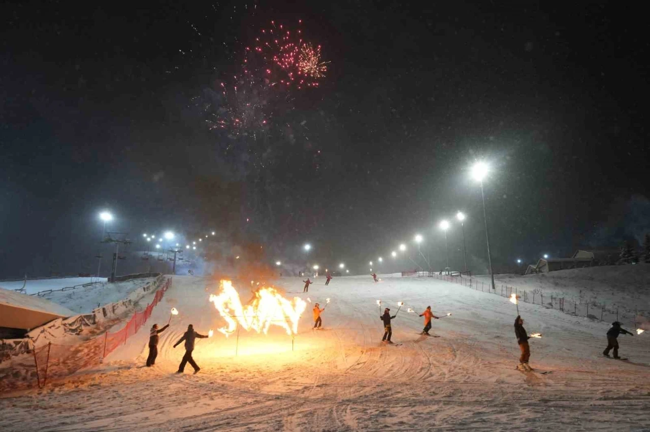 Paland&ouml;ken Kayak Merkezi&rsquo;nde yılbaşı coşkusu
