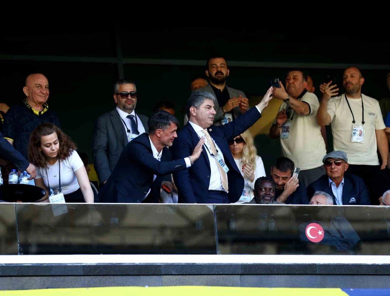 Paolo Maldini, Fenerbah&ccedil;e kongresinde
