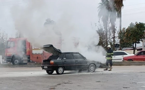 Park halindeki otomobilde yangın &ccedil;ıktı
