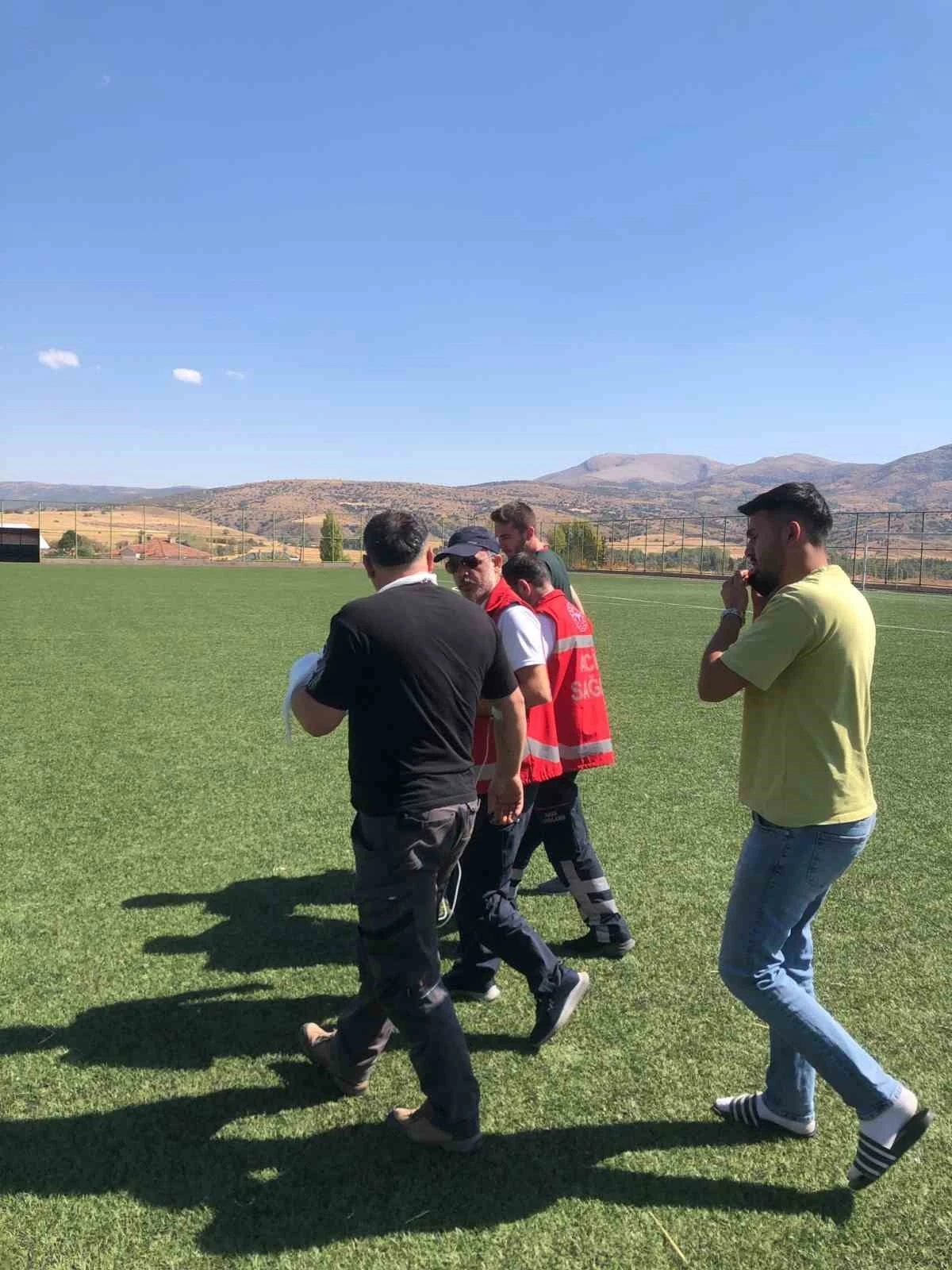 Parmağı kopan vatandaş için ambulans helikopter havalandı
