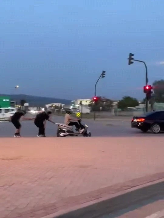 Patenli gençlerin tehlikeli yolculuğu kamerada
