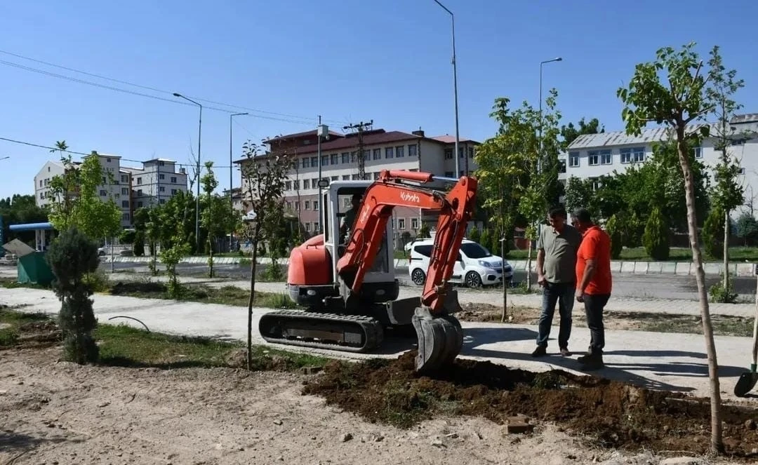 Patnos’ta çocuklara özel yaşam alanı: Yeni mahalleye yeni park
