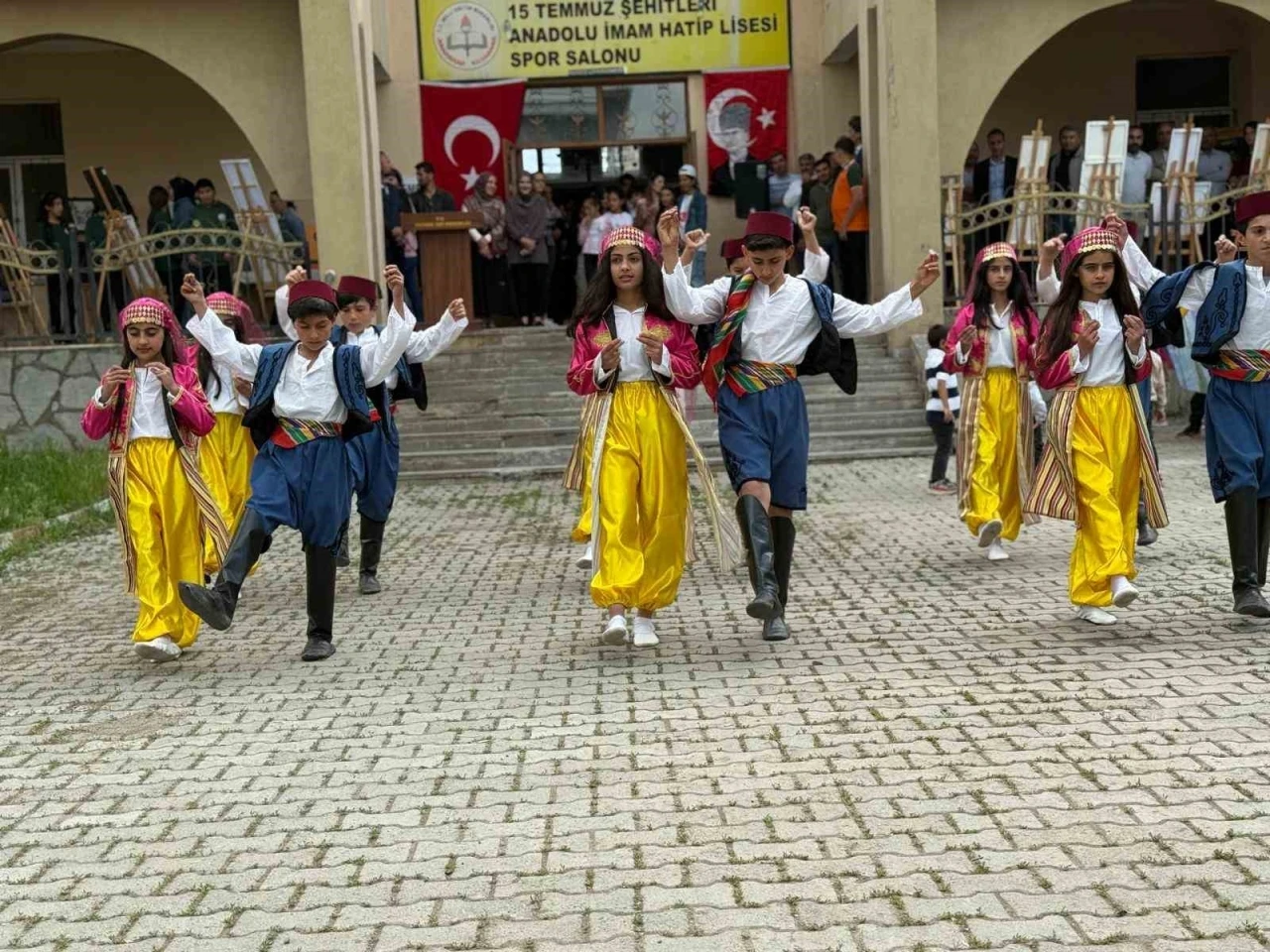 Patnos’ta &quot;Bilim Sanat ve Eğitim Şöleni &quot; düzenlendi
