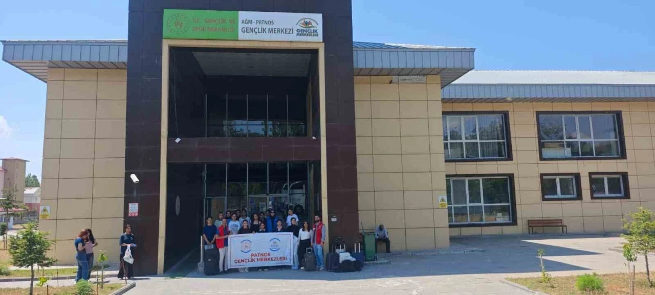 Patnos&rsquo;tan 15 kız &ouml;ğrenci "Bir Destandır &Ccedil;anakkale" programına katıldı
