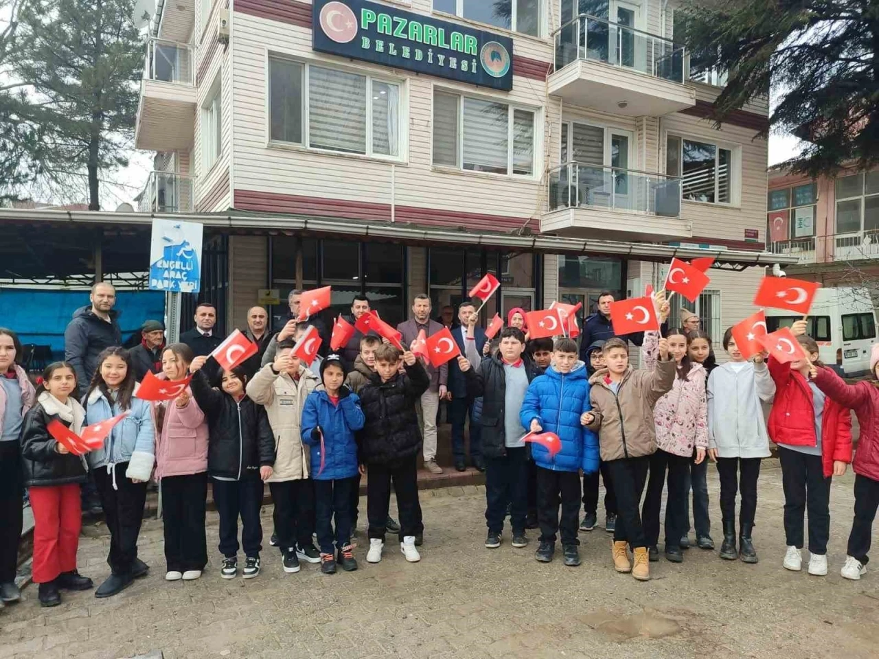 Pazarlar&rsquo;da "Bayrağa saygı koşusu" d&uuml;zenlendi
