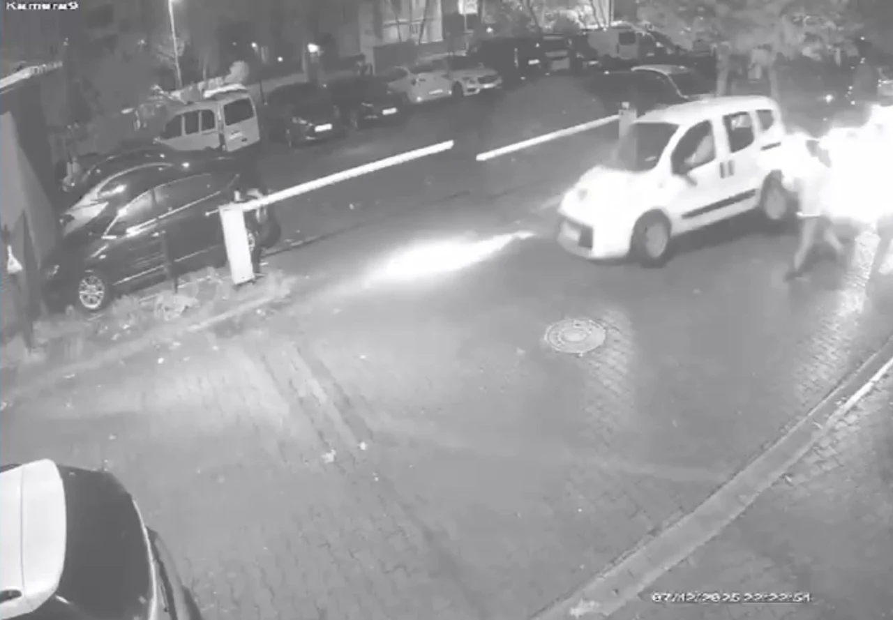 Pendik’te direksiyon hakimiyetini kaybeden sürücü ortalığı birbirine kattı
