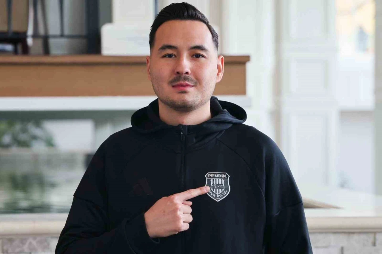 Pendikspor&rsquo;un savunmacısı Berkay S&uuml;l&uuml;ng&ouml;z: "Şampiyonluğa oynuyoruz ve hedefimiz net"
