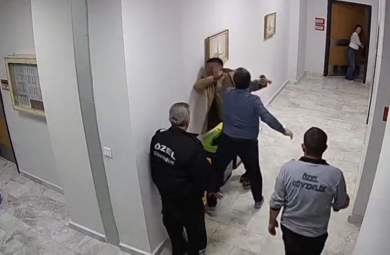 Personeli darbeden hastane m&uuml;d&uuml;r&uuml; a&ccedil;ığa alındı
