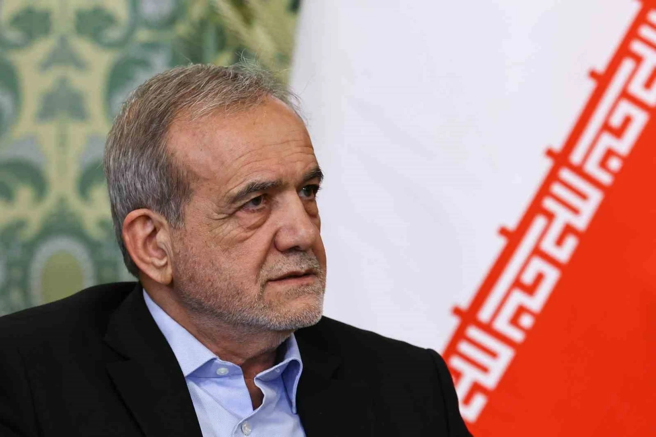 Pezeşkiyan: "Balistik f&uuml;zelerle ilgili hi&ccedil;bir m&uuml;zakere yapılmadı ve yapılmayacak da"
