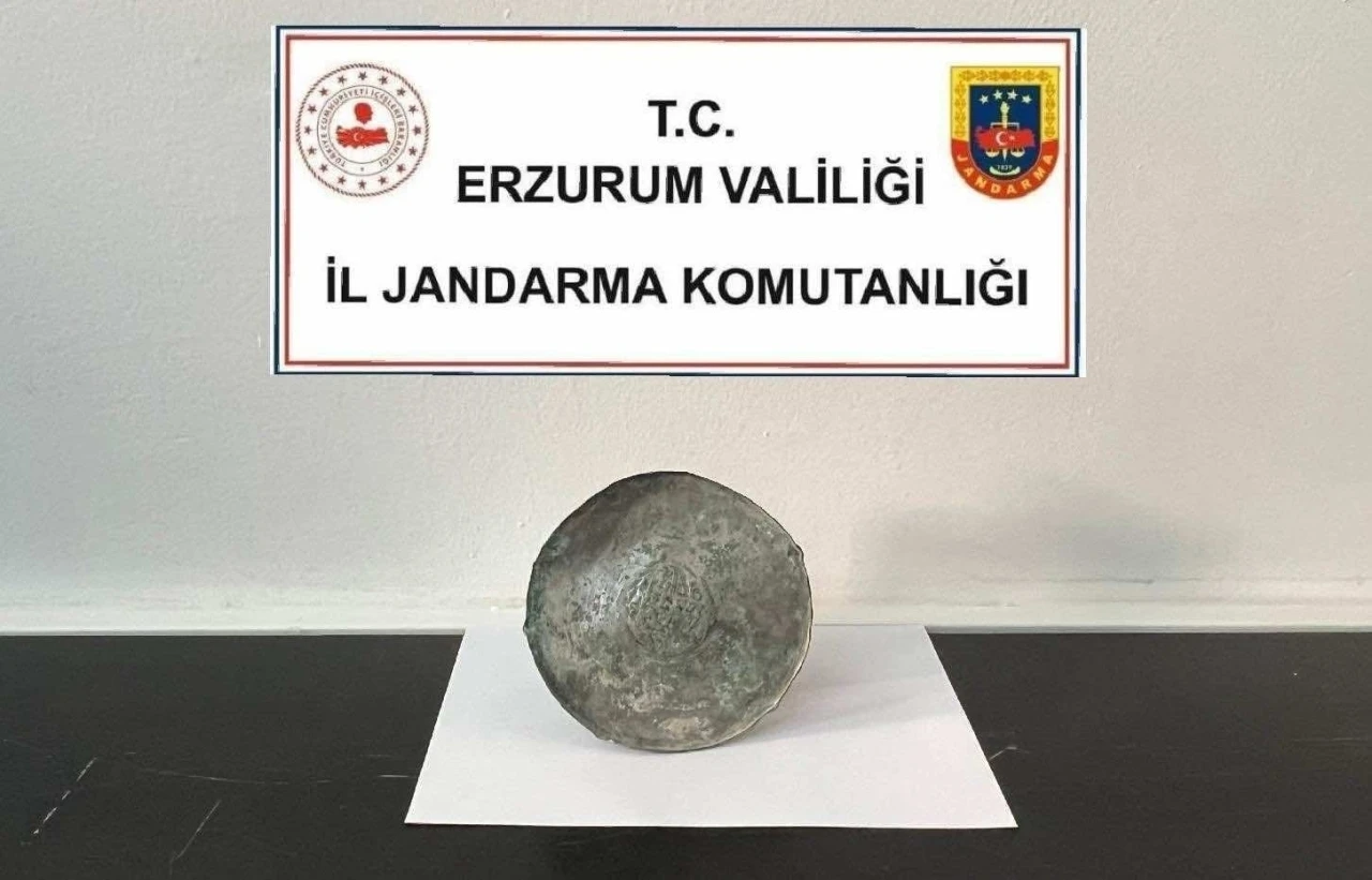 Piknikte bulduğu Bizans dönemi  bronz diski jandarmaya teslim etti
