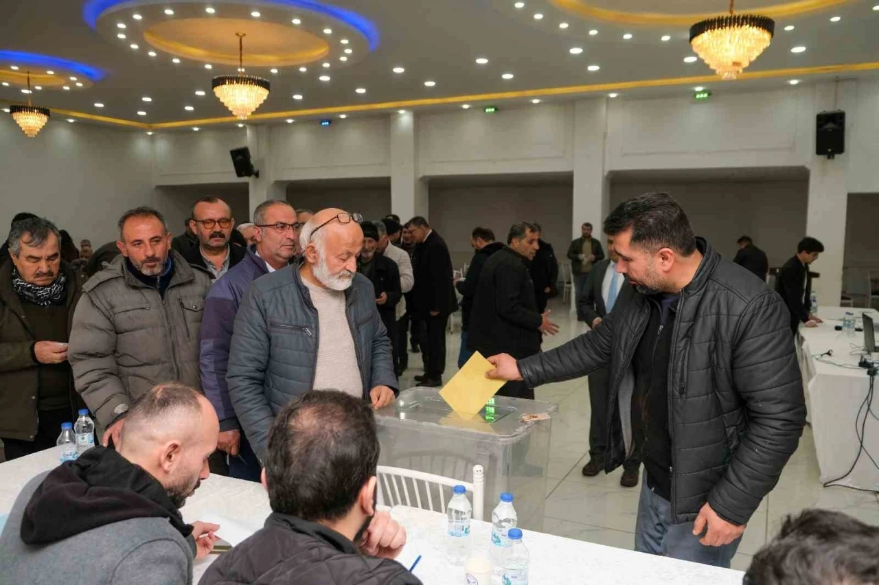 Pınarbaşı Esnaf Odası&rsquo;nda &uuml;yeler Bedir&rsquo;i se&ccedil;ti
