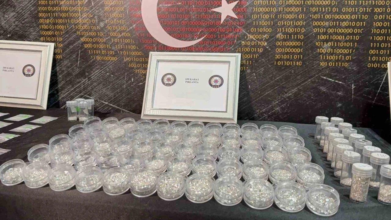Pırlanta ka&ccedil;ak&ccedil;ılığında 38 kişi tutuklandı

