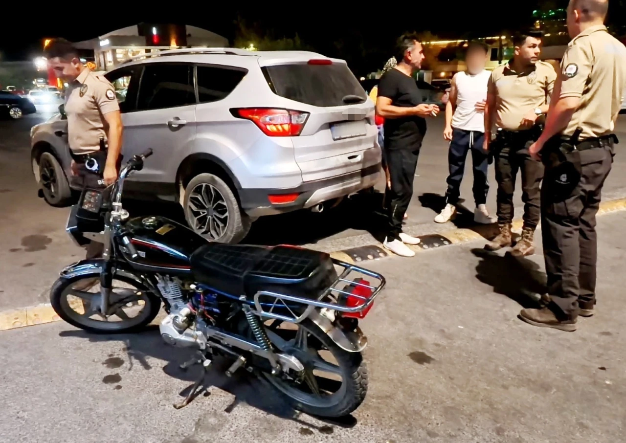 Plakasız ve şasi numarasız motosiklet trafikten men edilerek, kriminale gönderildi
