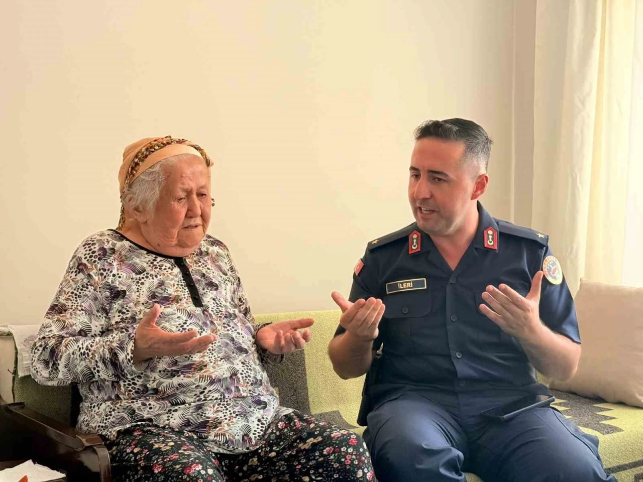 Polatlı Jandarma Karakol Komutanı İleri’den şehit ailesine ziyaret
