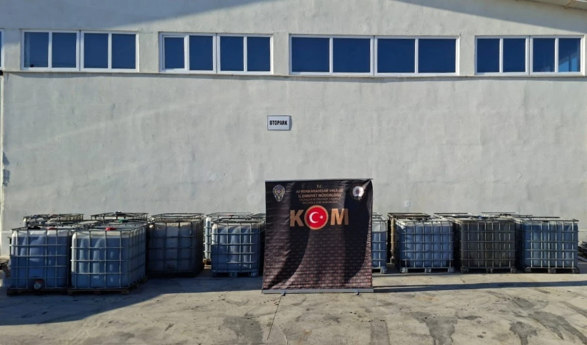 Polis 20 ton ka&ccedil;ak akaryakıt ele ge&ccedil;irdi
