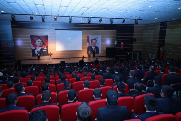 Polis adaylarına "Farkındalık, moral ve motivasyon" konferansı