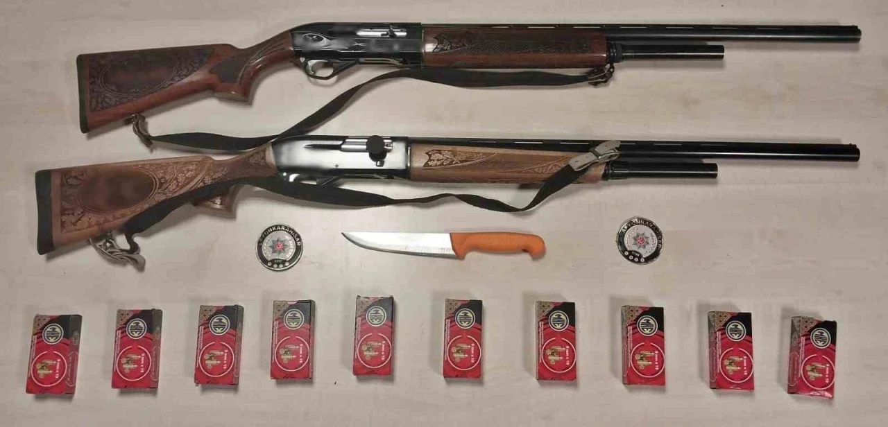 Polis bı&ccedil;ak taşıyan şahıslara 81 bin 510 TL para cezası kesti
