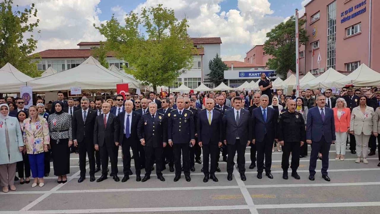 Polis Eşleri Derneği &quot;Gıda ve Dayanıklı Tüketim Ürünleri Sergisi&quot; düzenledi
