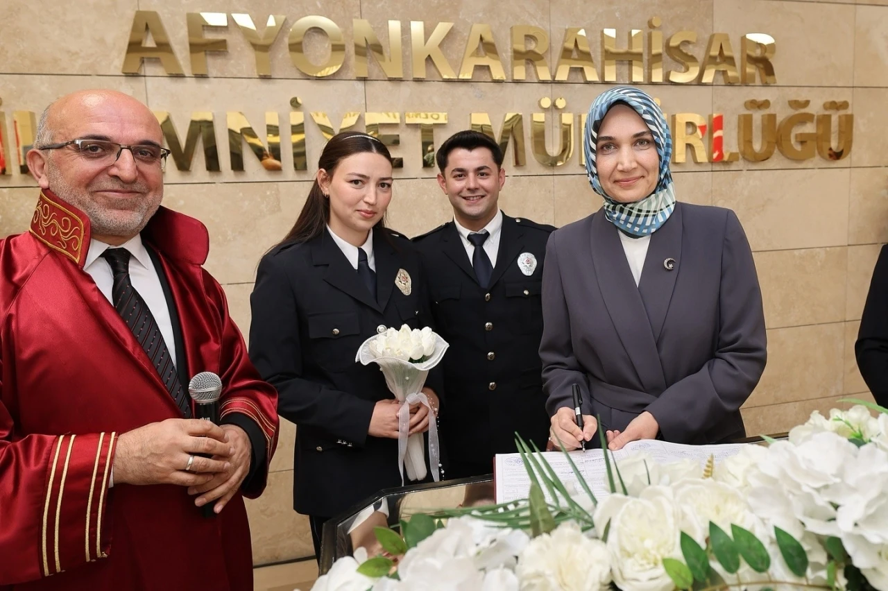 Polis memurları hayatlarını birleştirdi, nikaha Vali Yiğitbaşı şahitlik etti

