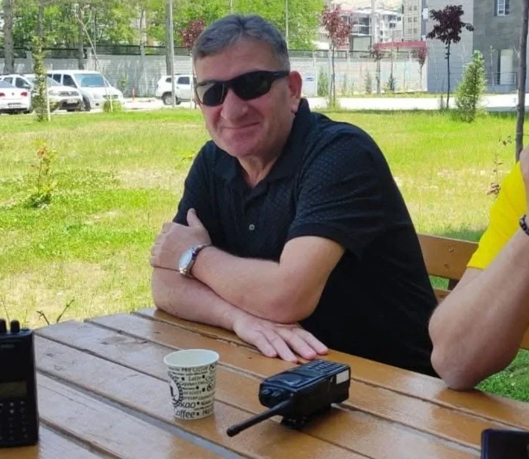 Polis memuru kalbine yenik düştü
