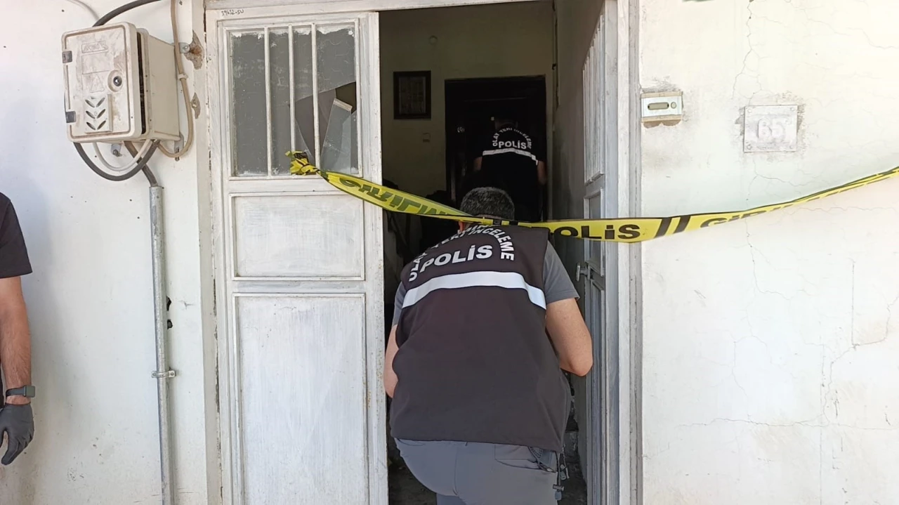 Polis memuru kaldığı evde &ouml;l&uuml; bulundu

