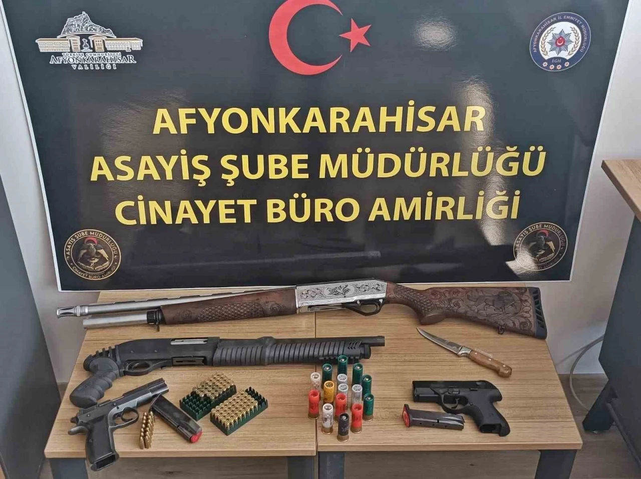 Polis telefon dolandırıcılarının 3 milyonluk oyununu bozdu
