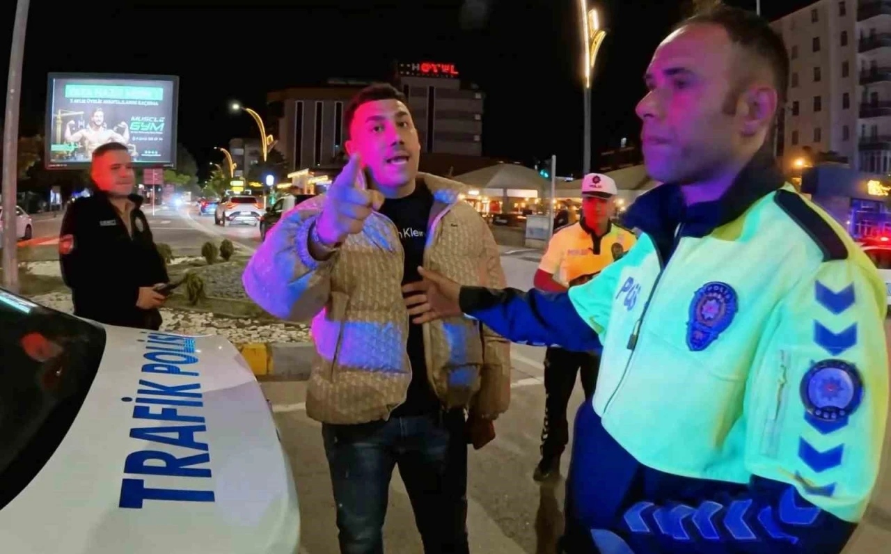 Polisin işine &quot;anlamsız&quot;, gazeteciye &quot;kaburgasız&quot; deyip tehdit etti
