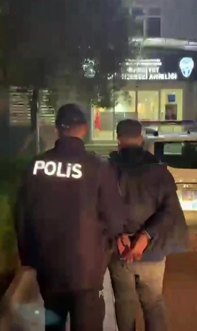 Polisin ş&uuml;phelendiği şahsın 9 yıl 2 ay hapis cezası &ccedil;ıktı: Cezaevine teslim edildi
