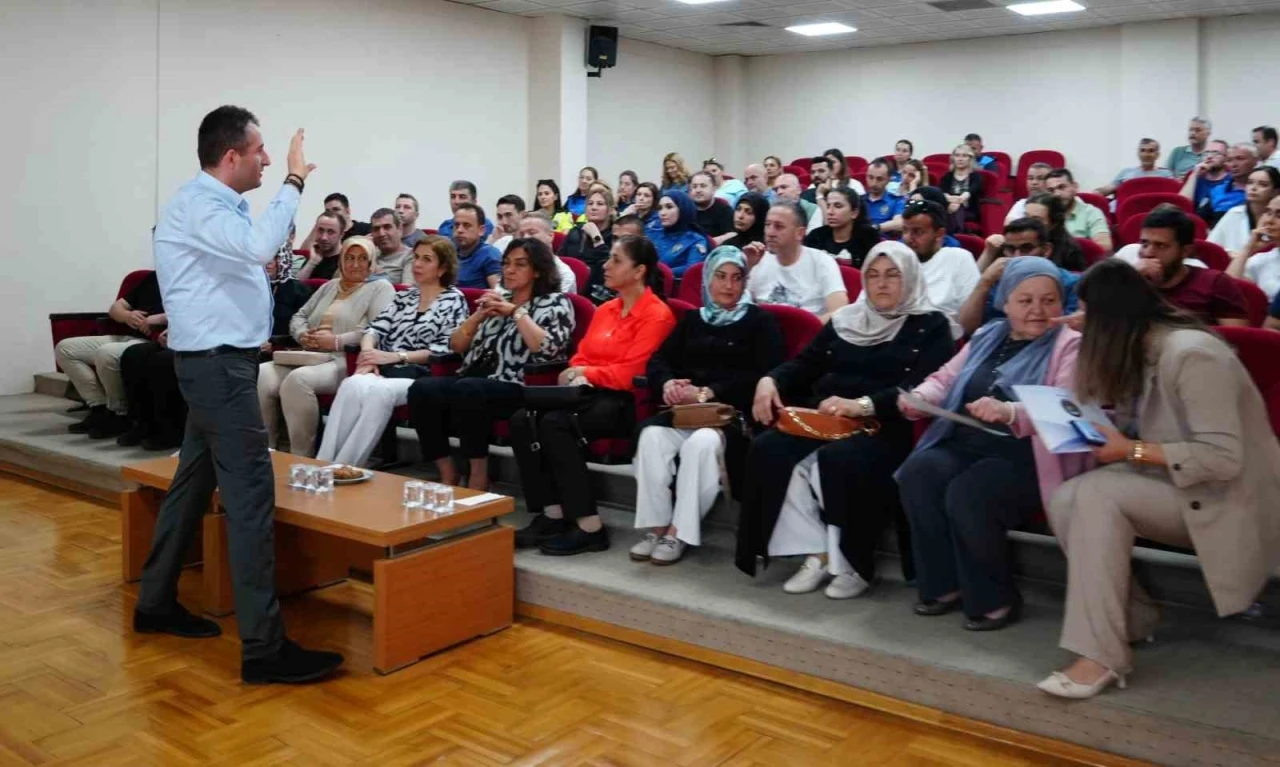 Polislere mutlu evliliğin püf noktaları anlatıldı
