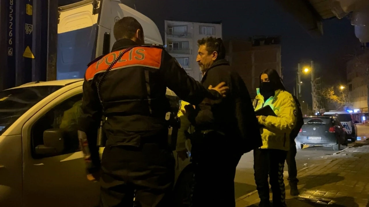 Polislerin alkoll&uuml; s&uuml;r&uuml;c&uuml;yle imtihanı
