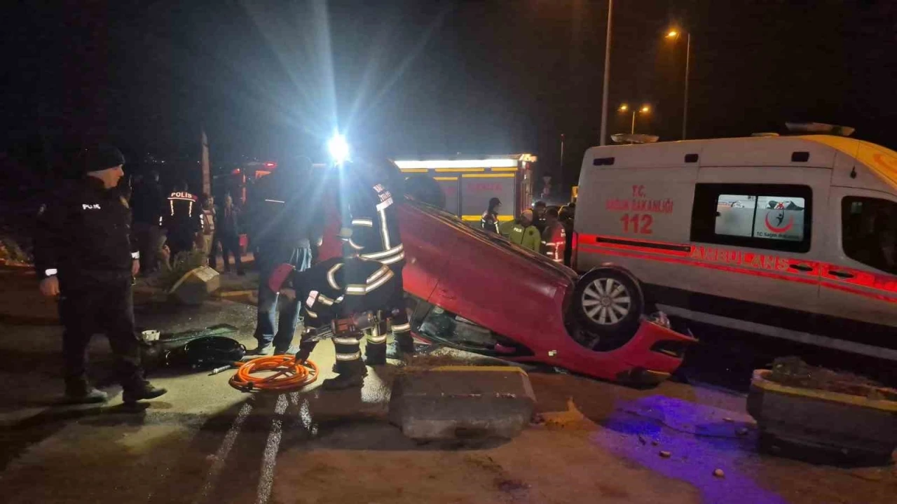 Polisten ka&ccedil;an ara&ccedil; takla attı: 3 yaralı
