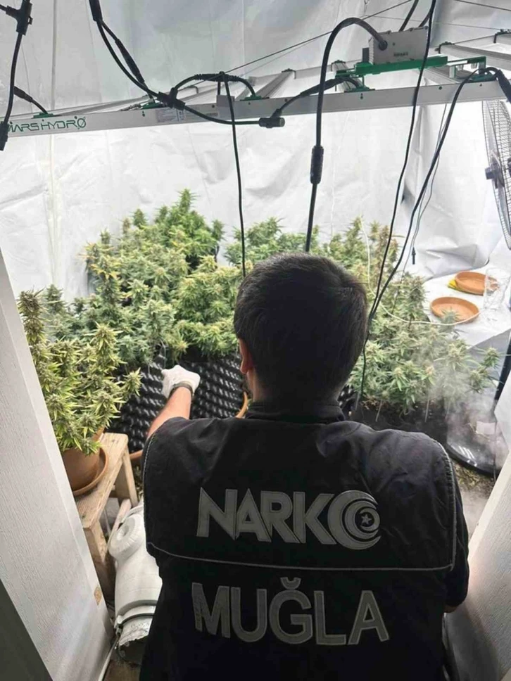 Polisten Ortaca’da evde uyuşturucu üretimine operasyon
