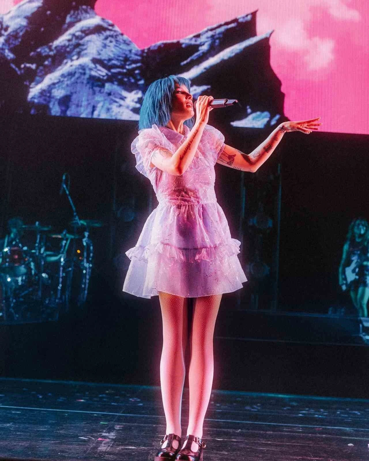 Pop müziğin global ikonu Halsey, 21 Ağustos’ta İstanbul’da
