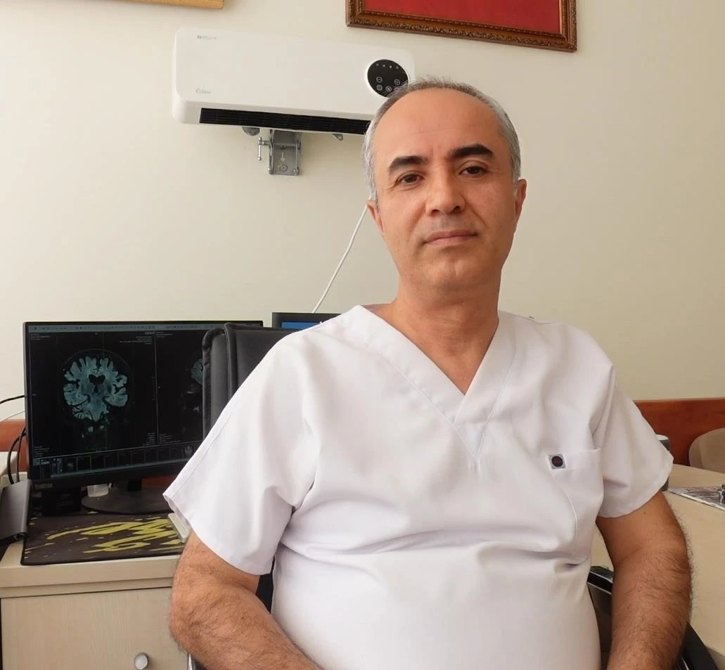 Prof. Dr. Demir, beyin sisi hastalığı hakkında bilgi verdi