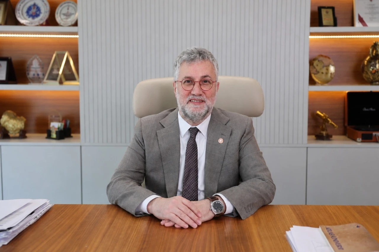 Prof. Dr. Ersoy Kocabı&ccedil;ak: "Beyin sağlığını korumak, hastalıkları tedavi etmek kadar &ouml;nemli"
