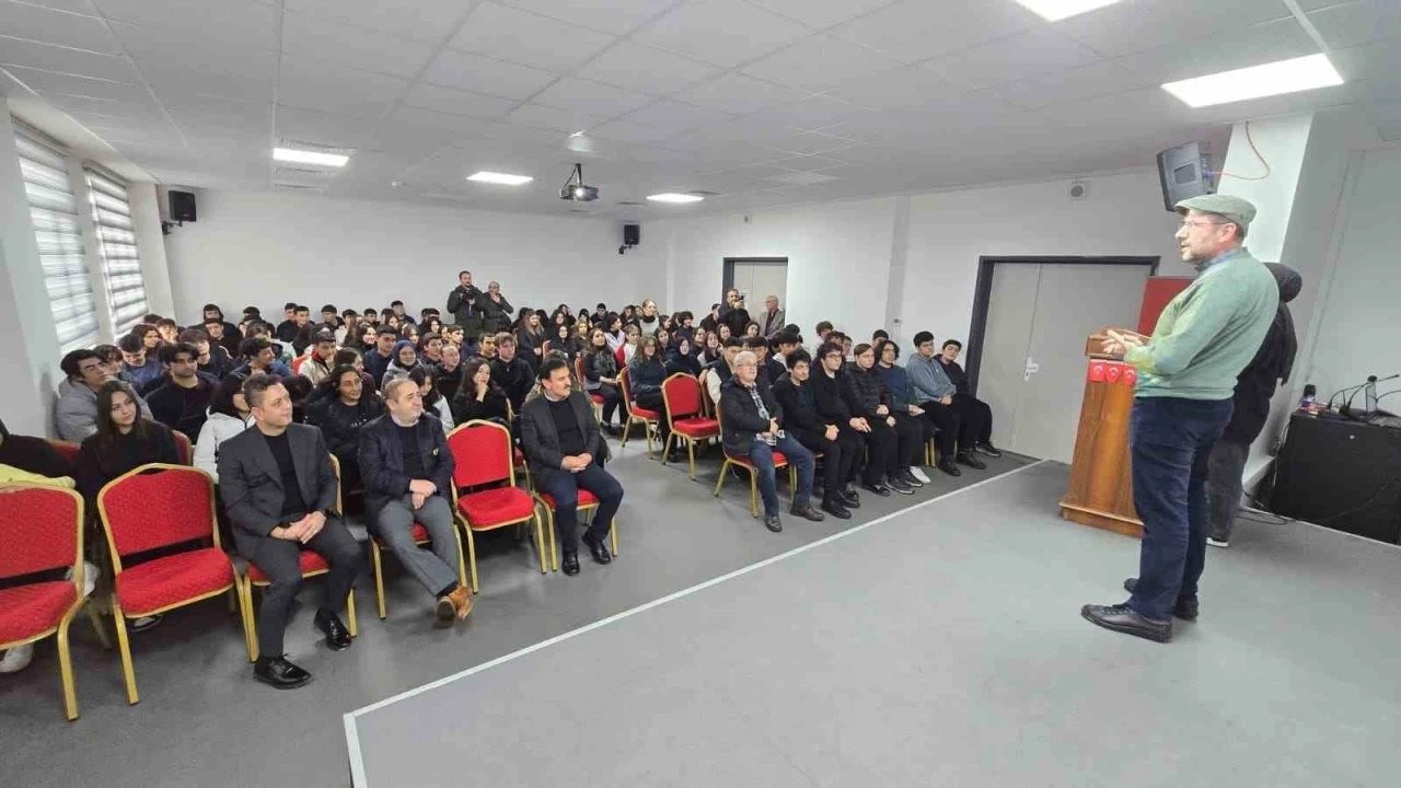 Prof. Dr. G&uuml;ğercin,  yıllar sonra okuluna gelerek tecr&uuml;belerini anlattı
