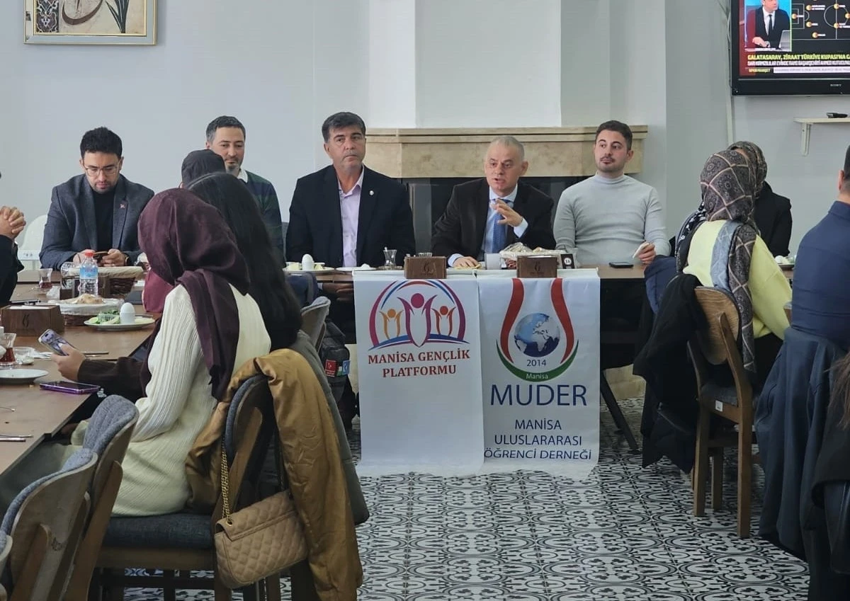 Prof. Dr. H&uuml;seyin Aktaş geleceğin liderleriyle buluştu
