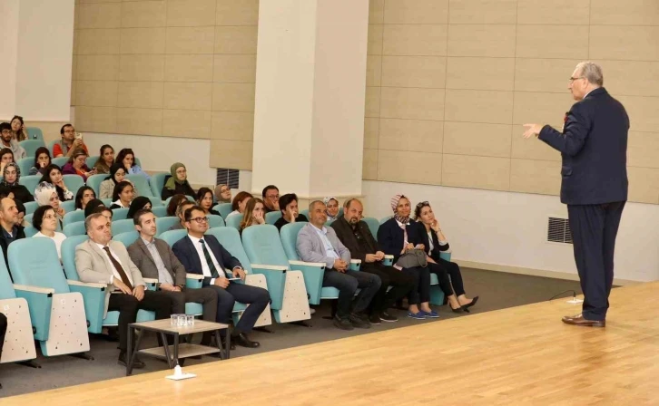 Prof. Dr. İsmail Hakkı Aydın, ER&Uuml; &ouml;ğrencileri ile buluştu
